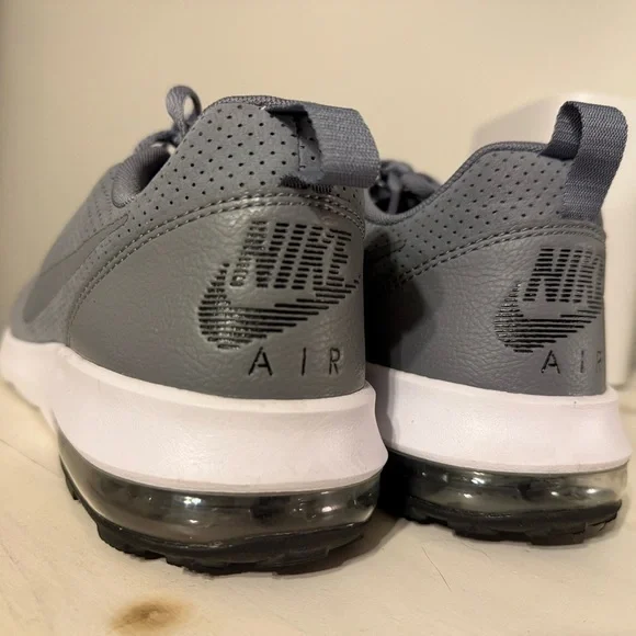 Nike 827177-002 Air Max Turbulence LS
Cool Grey 11.5 - Picture 6 of 11